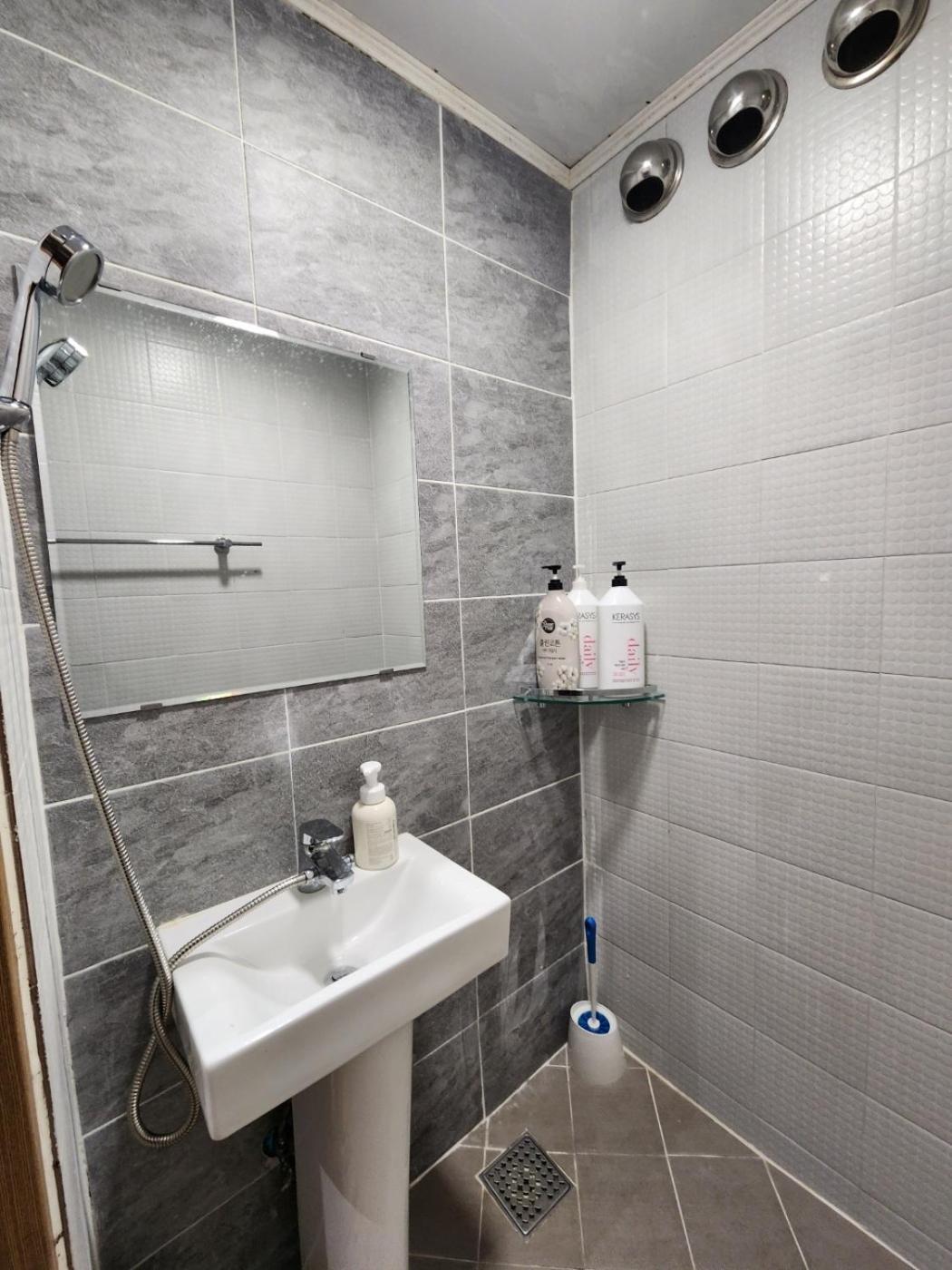 Hostel Jl In Chung-Jeong Seul Esterno foto